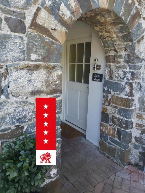Llys Bach Apartment At Llys Aeron Aberaeron Exteriör bild
