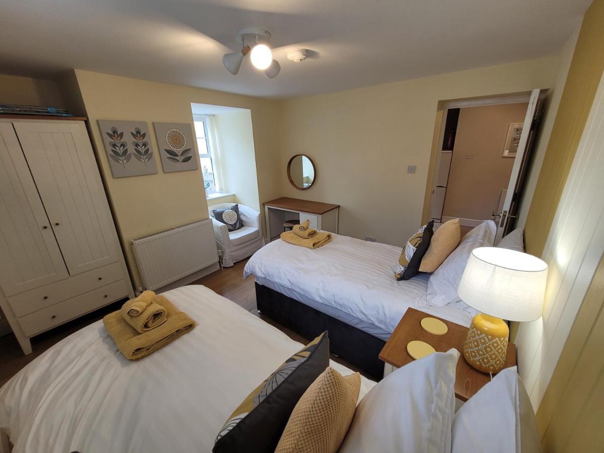 Llys Bach Apartment At Llys Aeron Aberaeron Exteriör bild