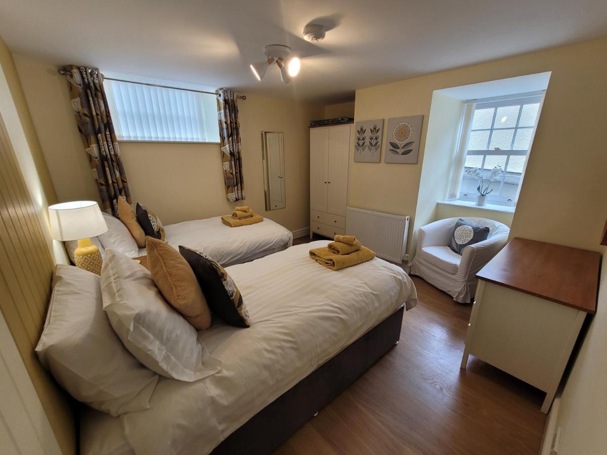 Llys Bach Apartment At Llys Aeron Aberaeron Exteriör bild