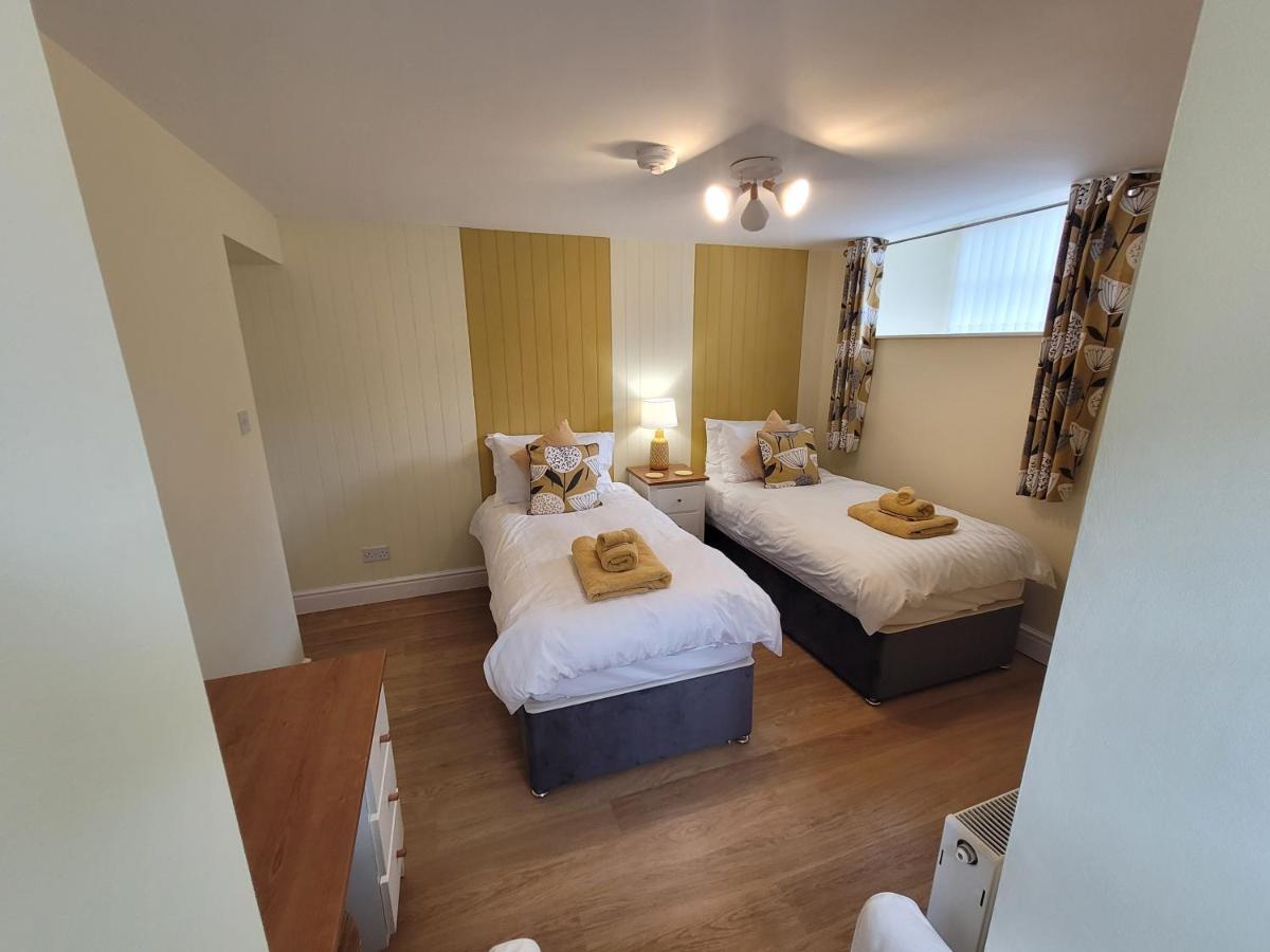 Llys Bach Apartment At Llys Aeron Aberaeron Exteriör bild